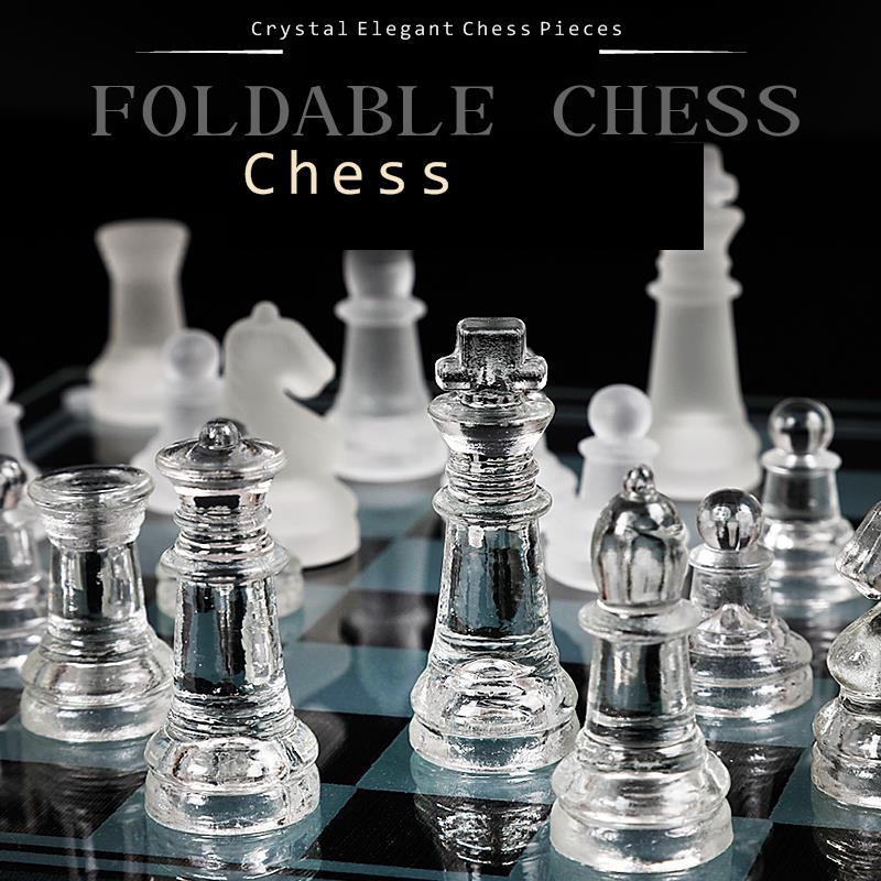 لعبة شطرنج من الكريستال و الاكريليك